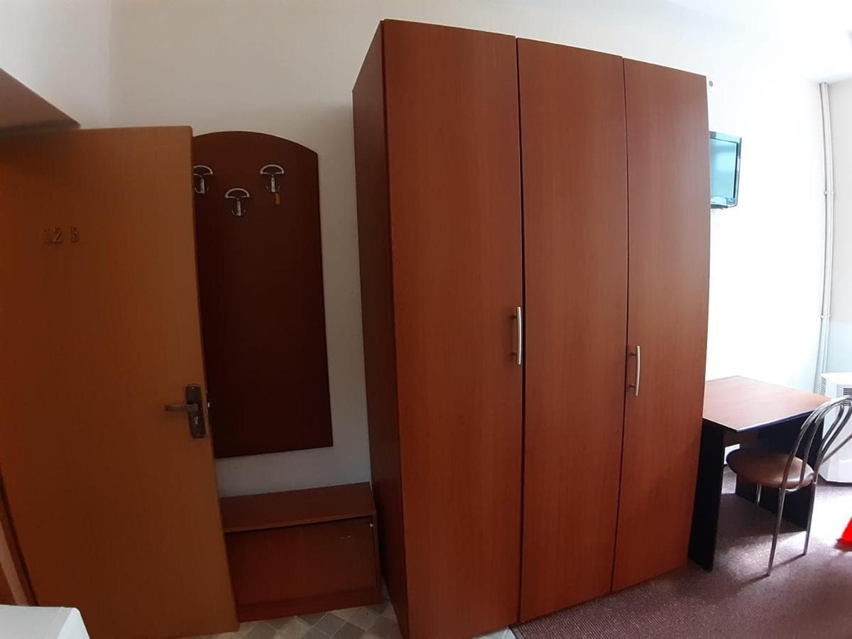 Old Town Friendly And Lovely Apartment Bukarest Exteriör bild
